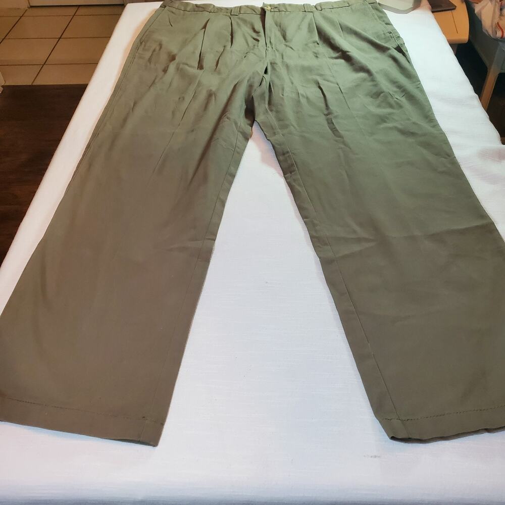 Harbor Bay Mens Pants Size 44x34 Olive Green Pleated Waist Relaxer Chino NW